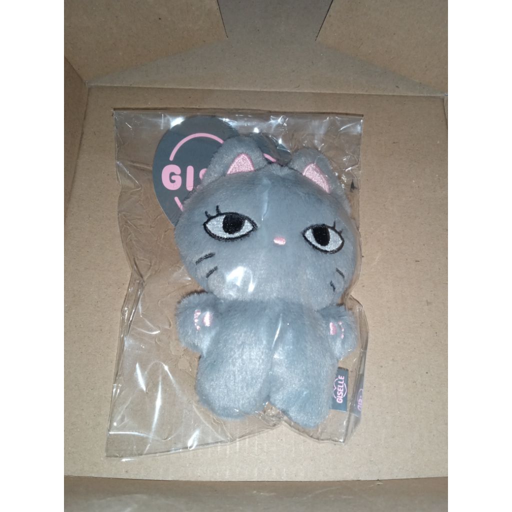(READY) DOLL GISELLE MD SEASONS GREETING AESPA