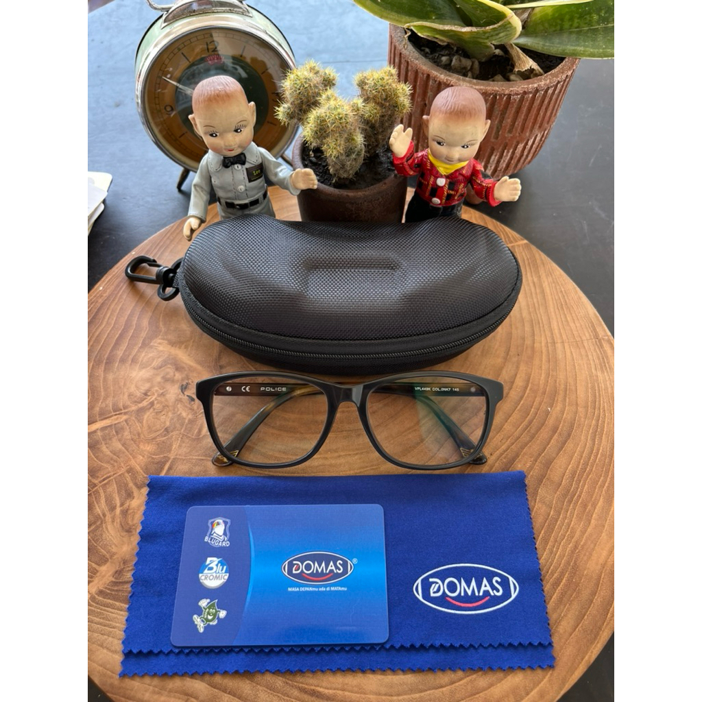 Wayfarer sunglasses 80's Brand: Police Made in italy Size: 54-17-145mm Frame besi tanam dilapisi tor