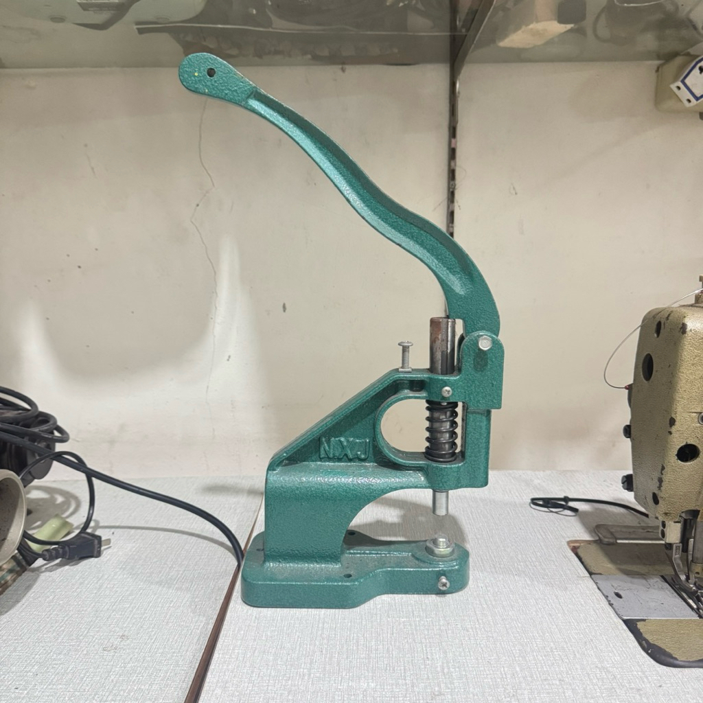 hand press mata ayam / mesin press mata ayam / mesin press kancing dll