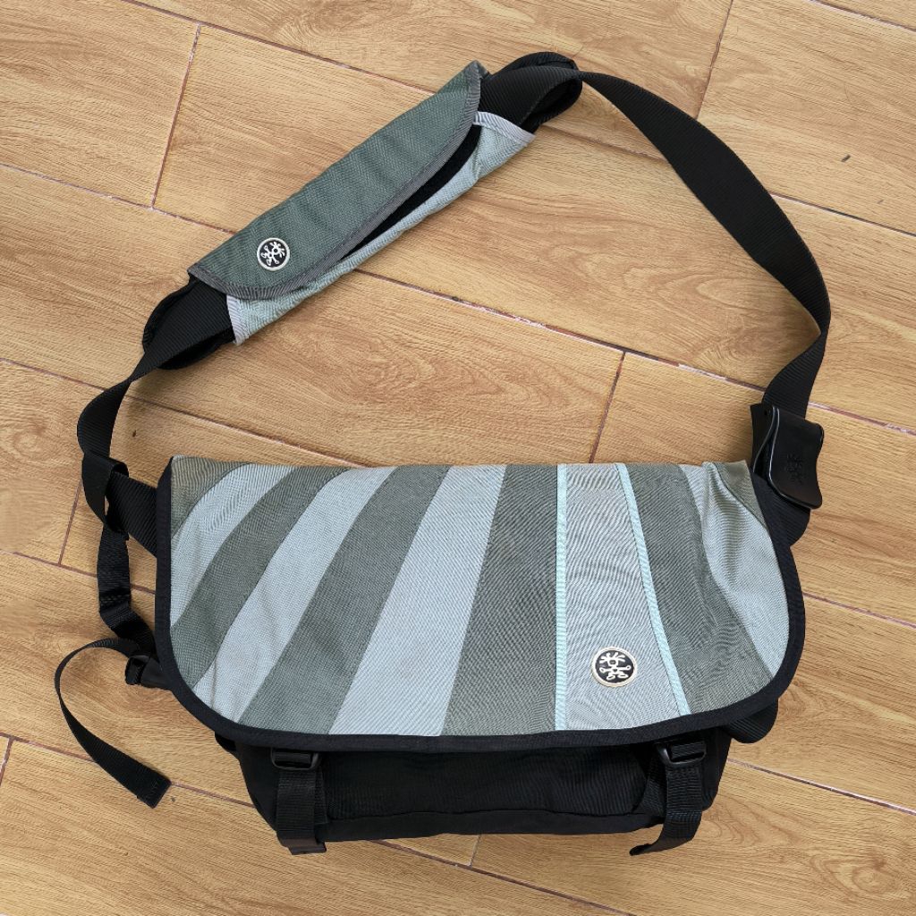 Crumpler The Barney Rustle Blanket