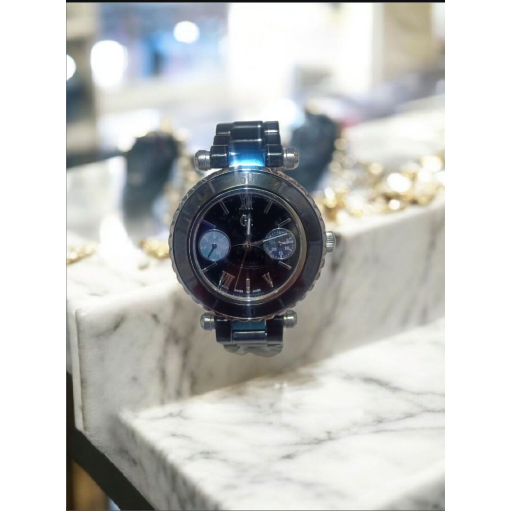 JAM TANGAN WANITA GUESS COLLECTION GC  CERAMIC CRONO TGL / HARI AKTIF WARNA HITAM WATER RESISTANT 3 