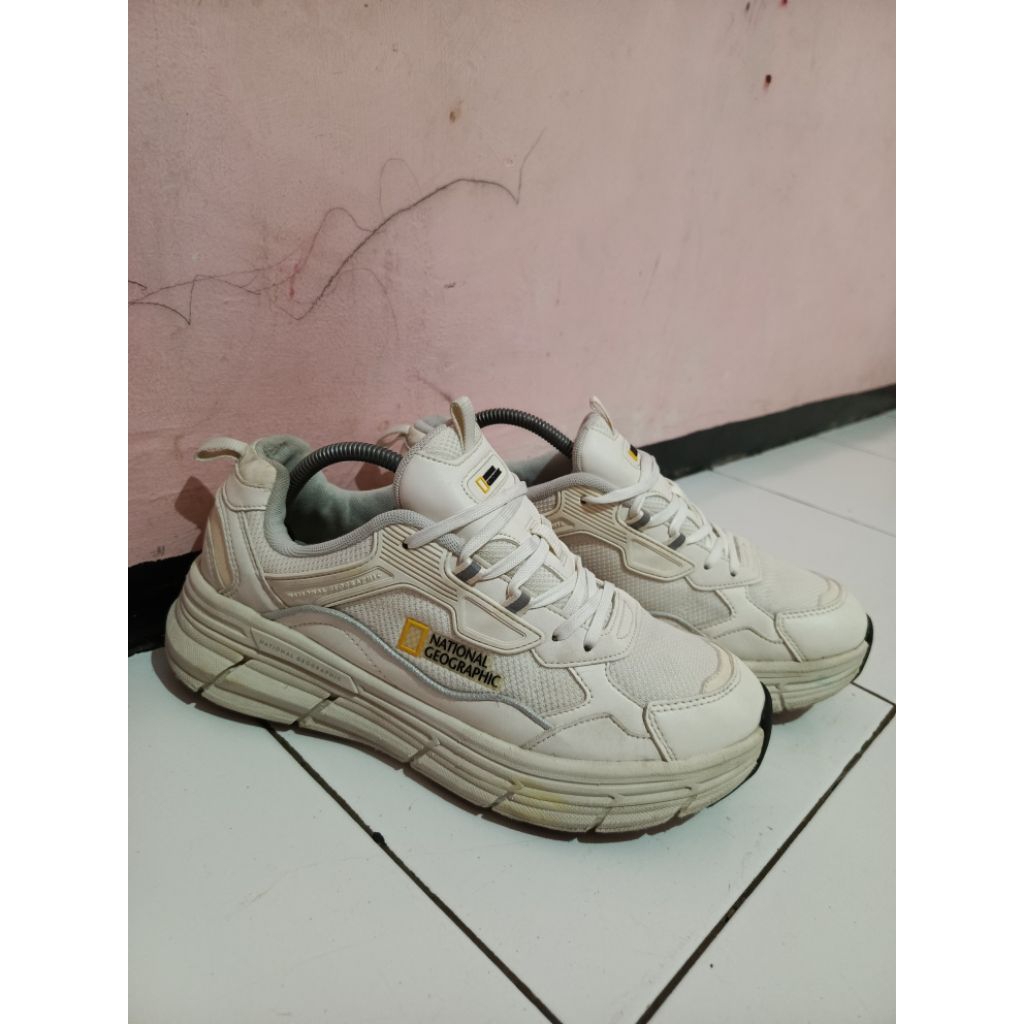 Sepatu Sneakers Natgeo Trippin Basic size - 43 fit to 44