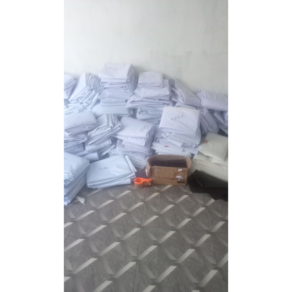 BANNER PUTIH POLOS 3x1