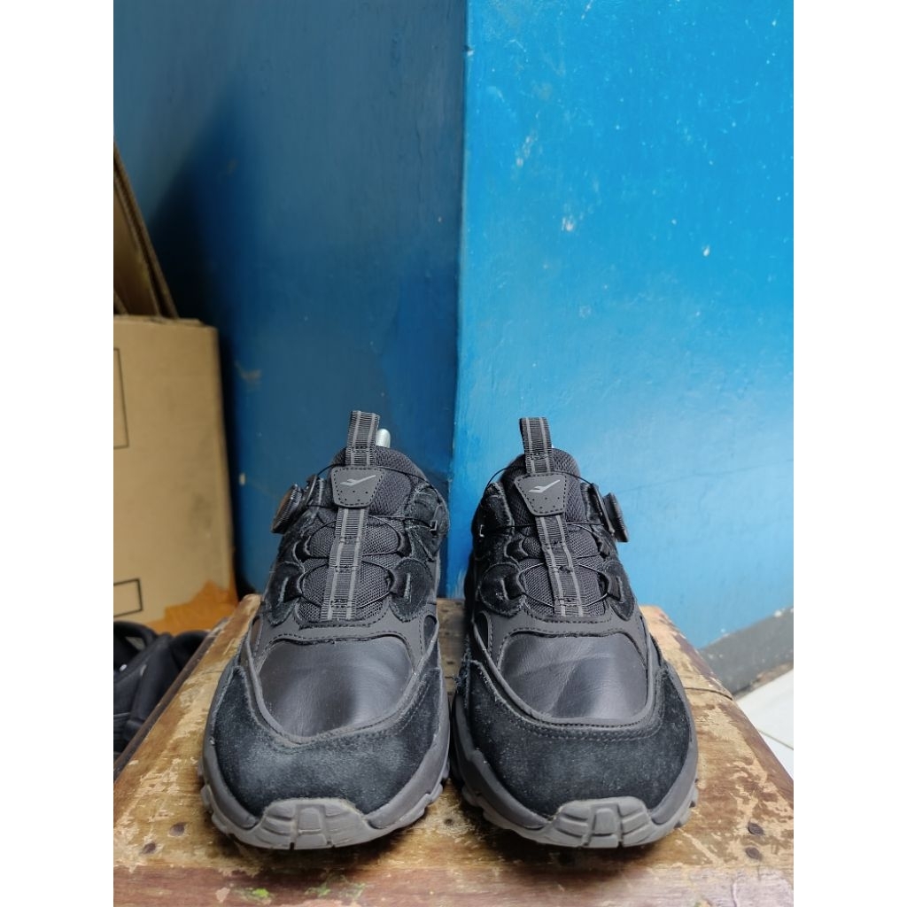 Sepatu outdoor second Prospecs Stax TR Boa size 41