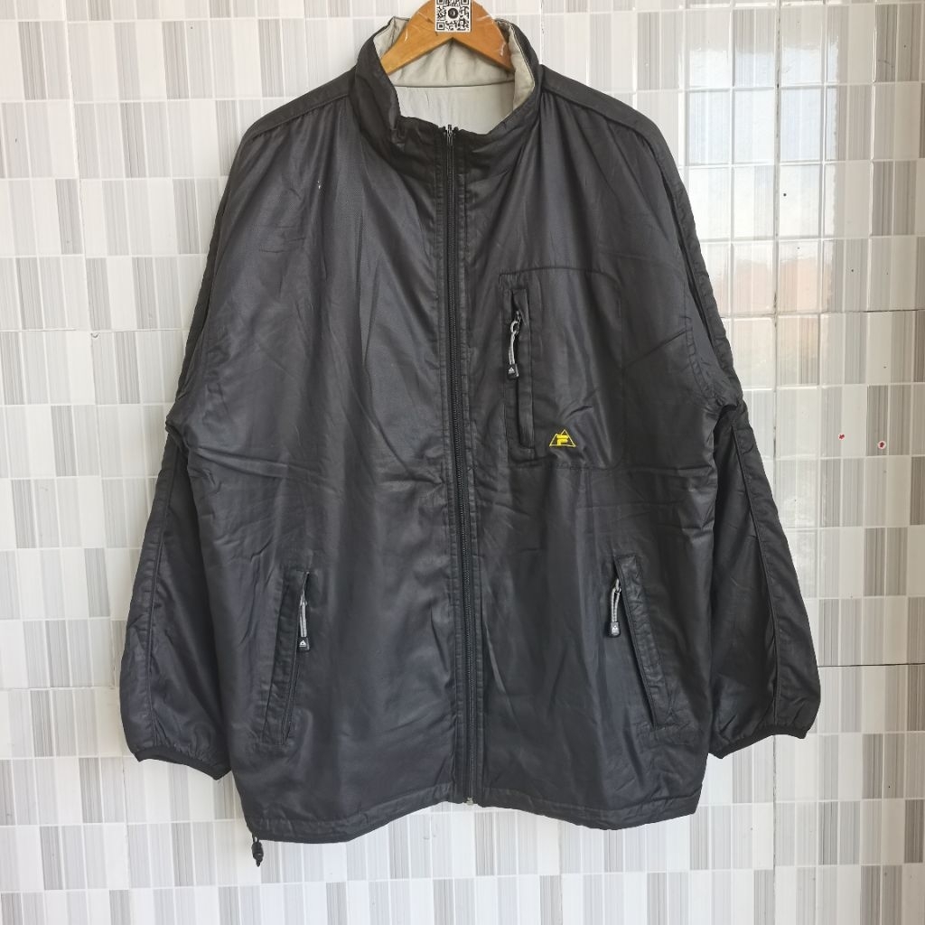 A335. JAKET FILA BOLAK BALIK PRIMALOFT SIZE XL PRELOVED