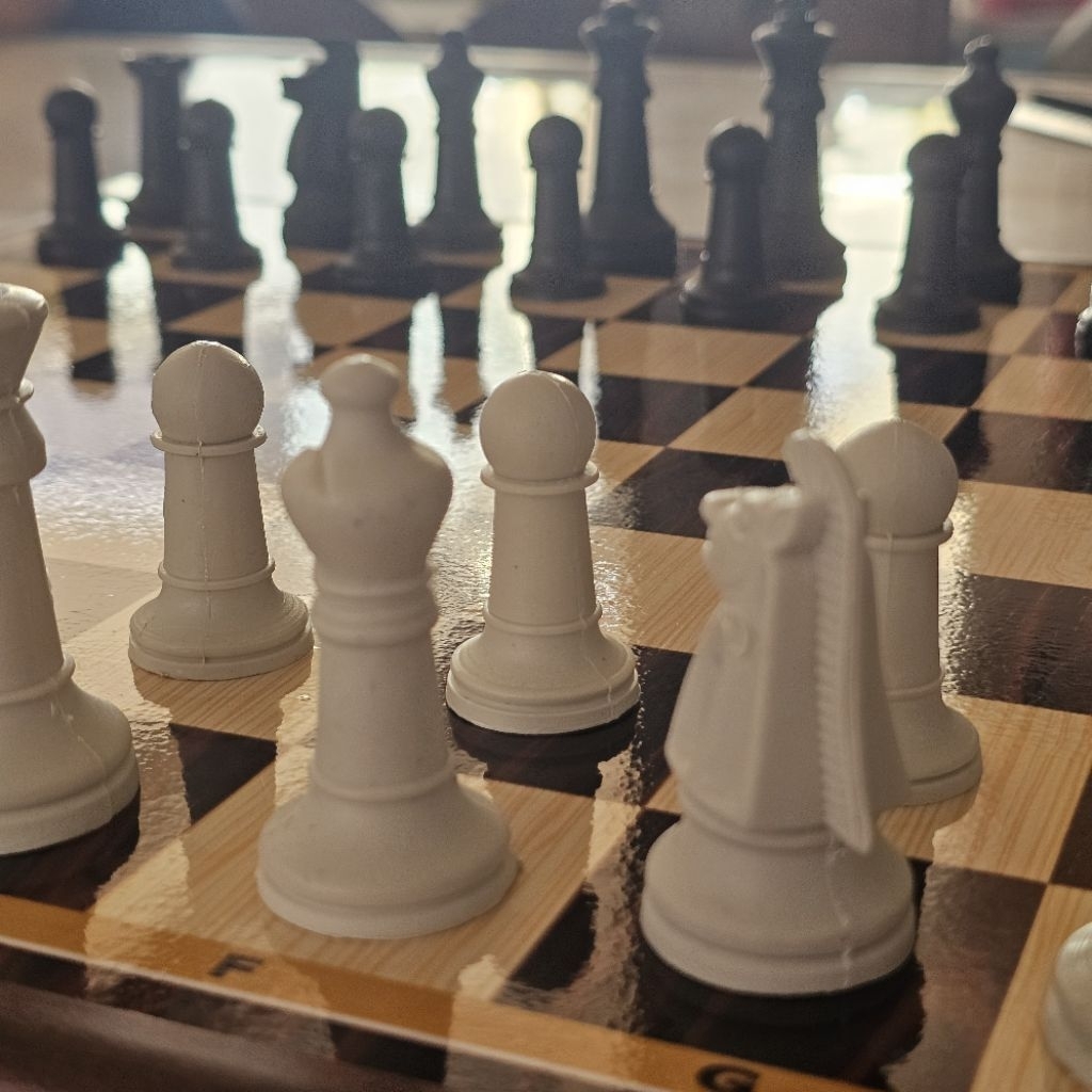 PAPAN CATUR PREMIUM 42cm x 42cm RED PRODUCTION (include bidak plastik)