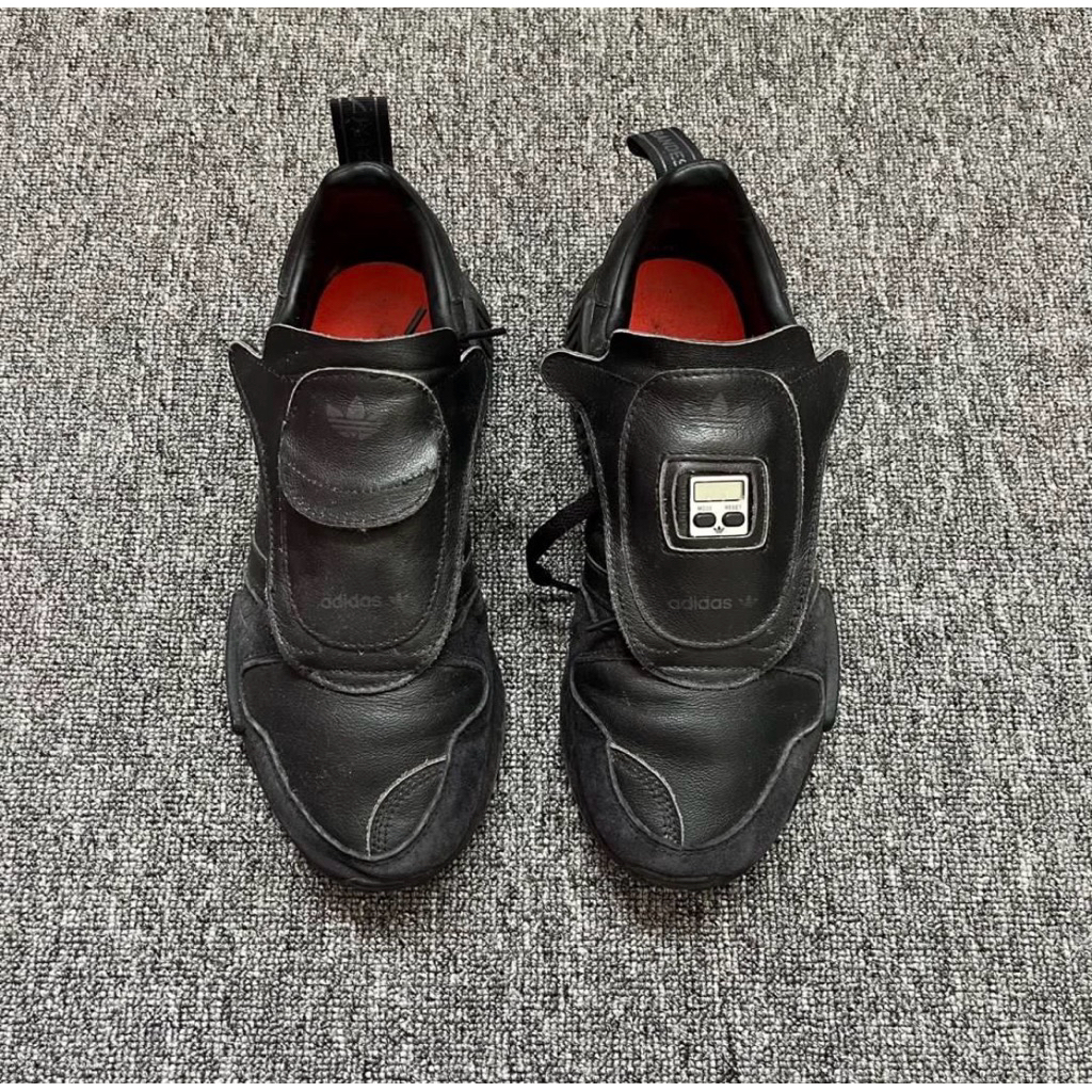 Sepatu Sneakers Mirocaper R1