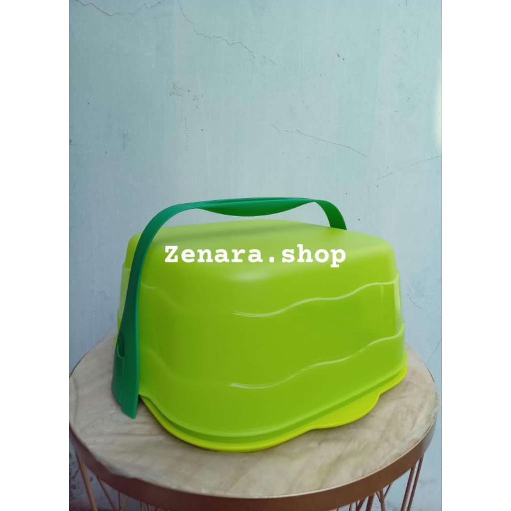 Tupperware aneka cake taker/cake mania/cake round