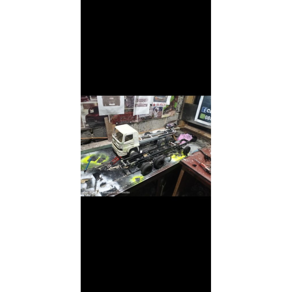 sasis miniatur  rc truk hino 500 skala 1/12
