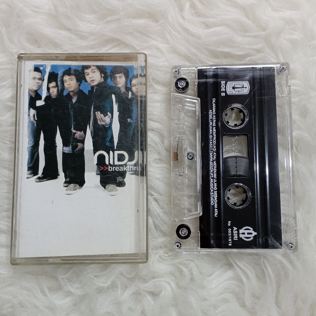 Kaset pita Nidji