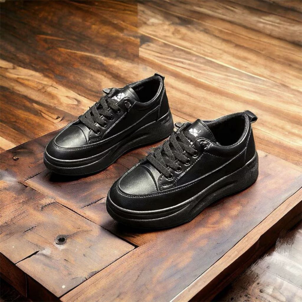 Sepatu Sneaker Olahraga Sport Kets Putih Hitam Wanita ML09