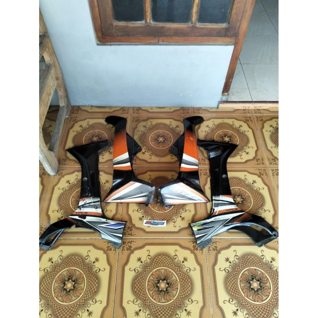 Sayap Luar dalam Yamaha Fiz R 2003 Original copotan