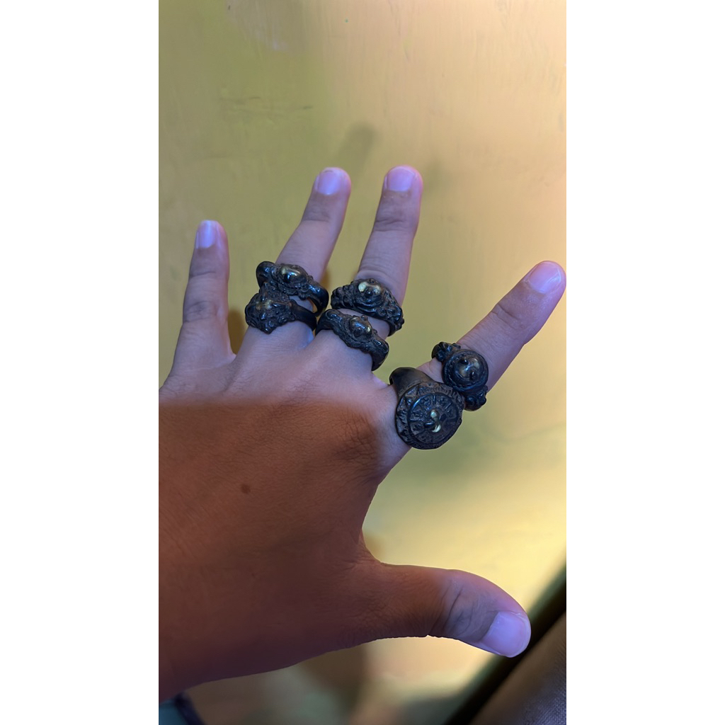 cincin mata kuning lawasan majapahit