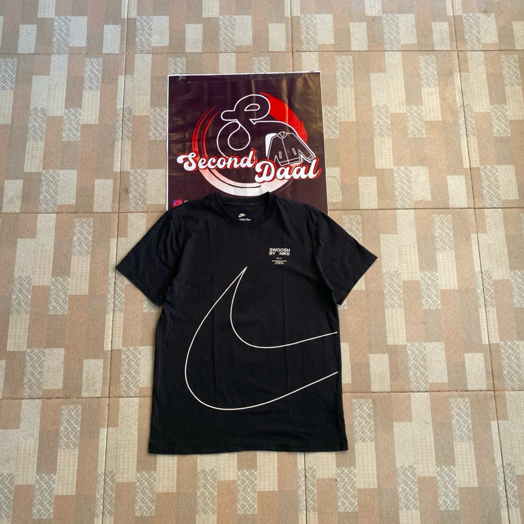 Big Swoosh Nike T-shirt