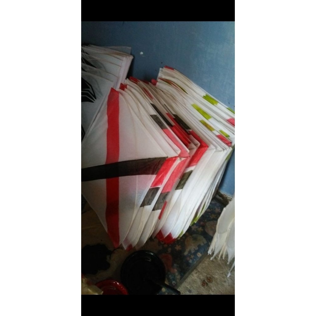 Layangan putih pulas cimande arku sedang uk 54