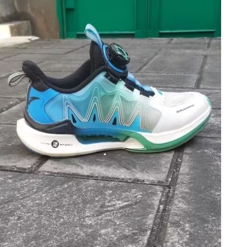 Sepatu sneaker Anak preloved