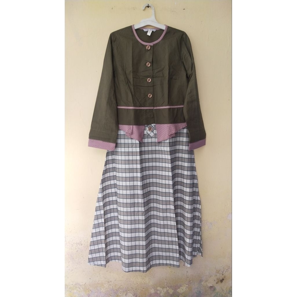 Tuneeca preloved size M