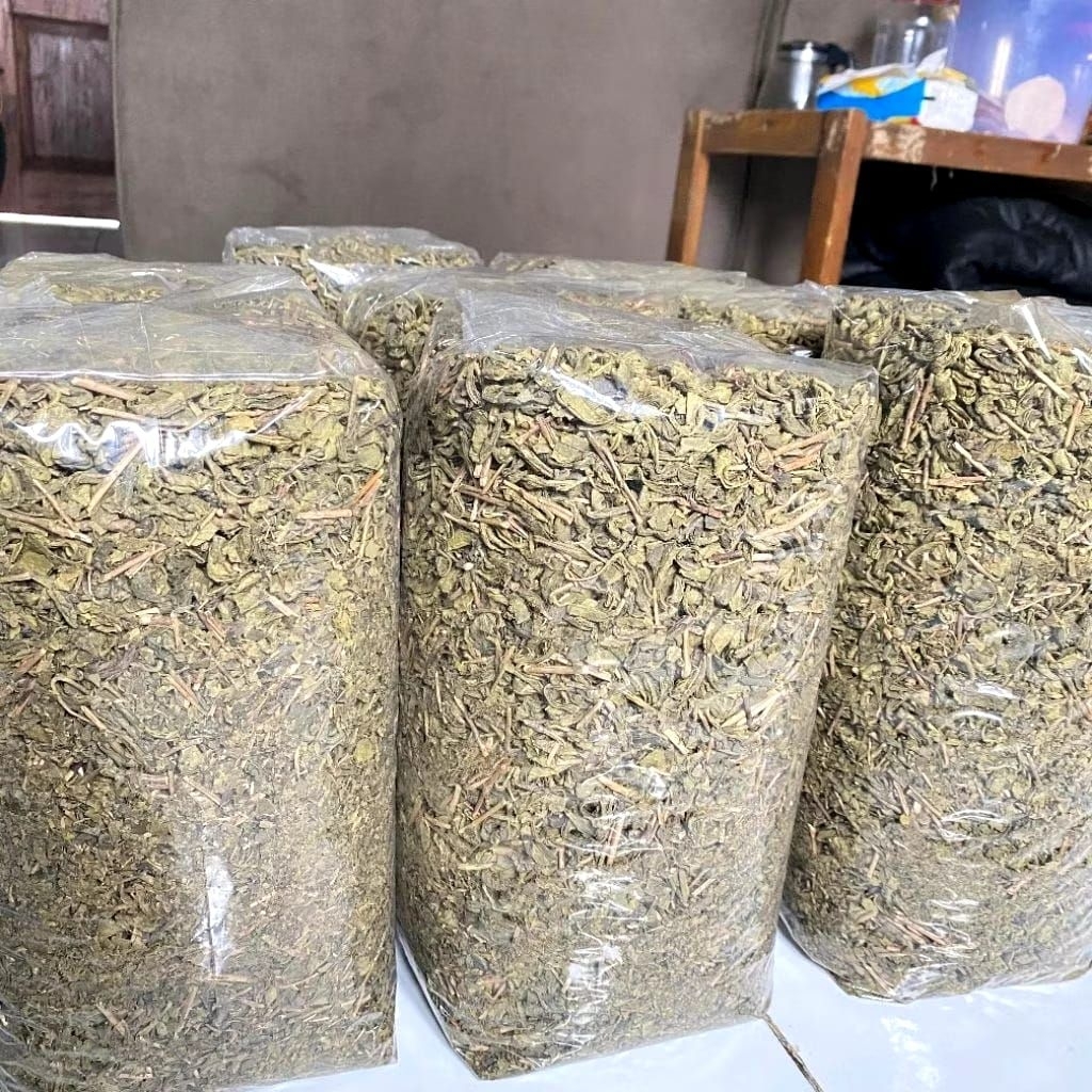teh hijau asli taraju langsung dari petani/teh hijau asli taraju tanpa campuran 1kg