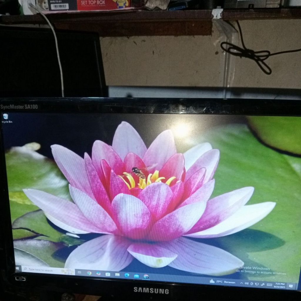 Monitor Normal second merek Samsung 19 inch