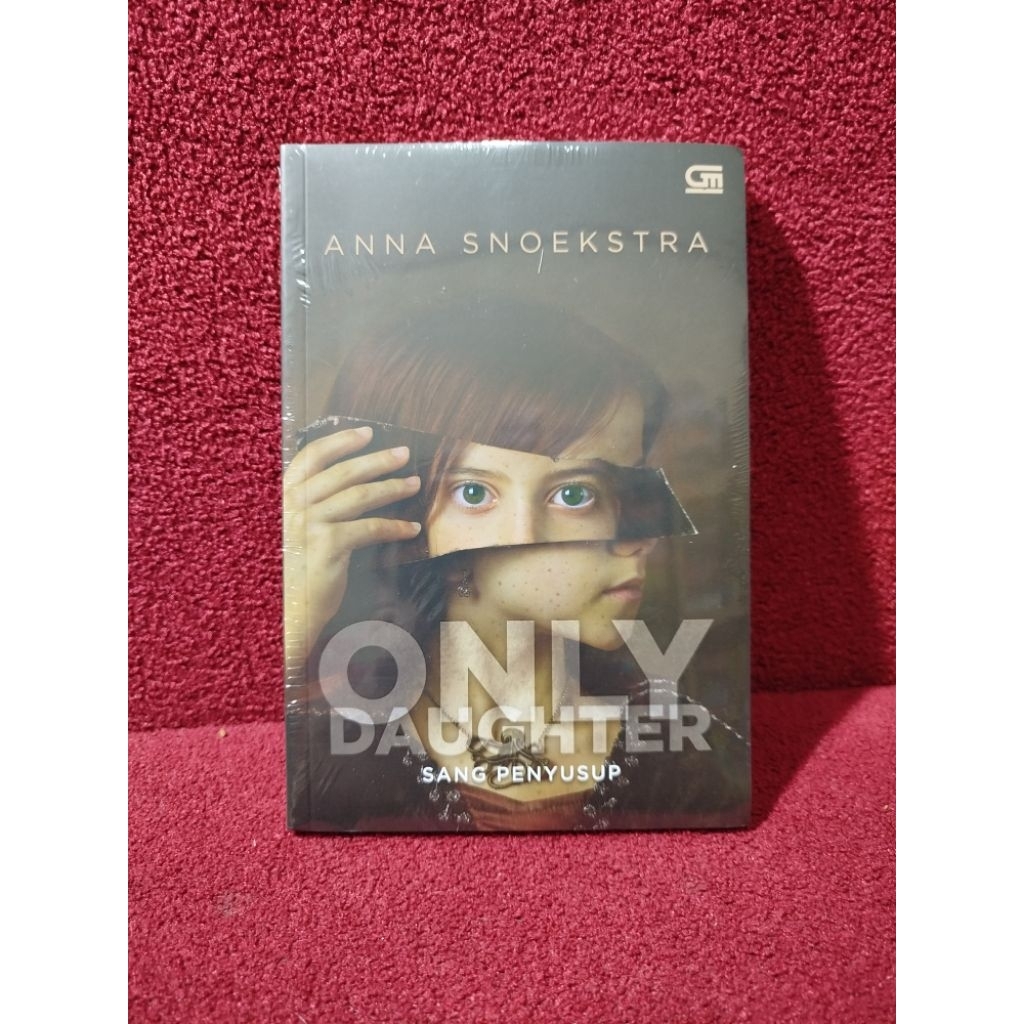 ORI segel Only Daughter Sang penyusup Anna Snoekstra