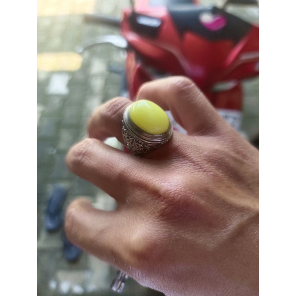 cincin batu akik fosfor kuning