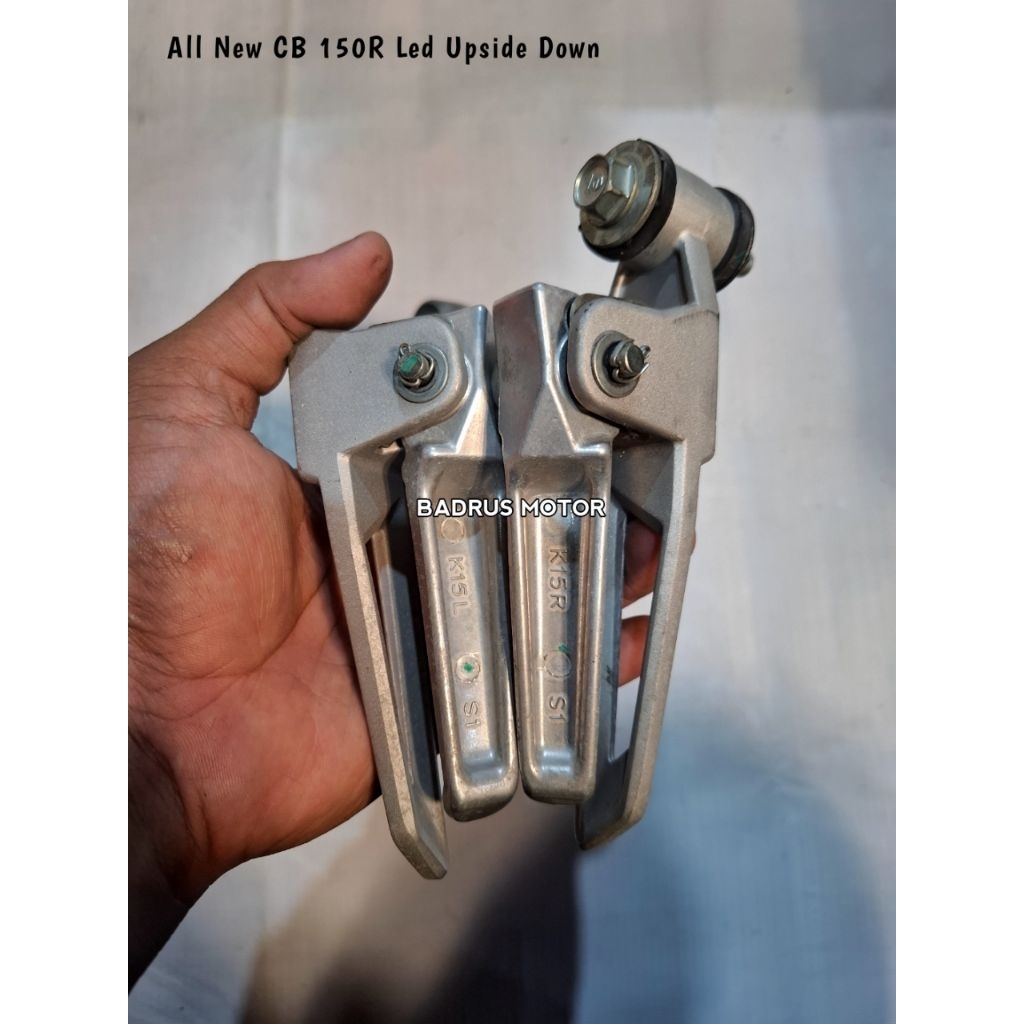 Fostep belakang pijakan kaki belakang CB 150R Led Upside Down original copotan normal