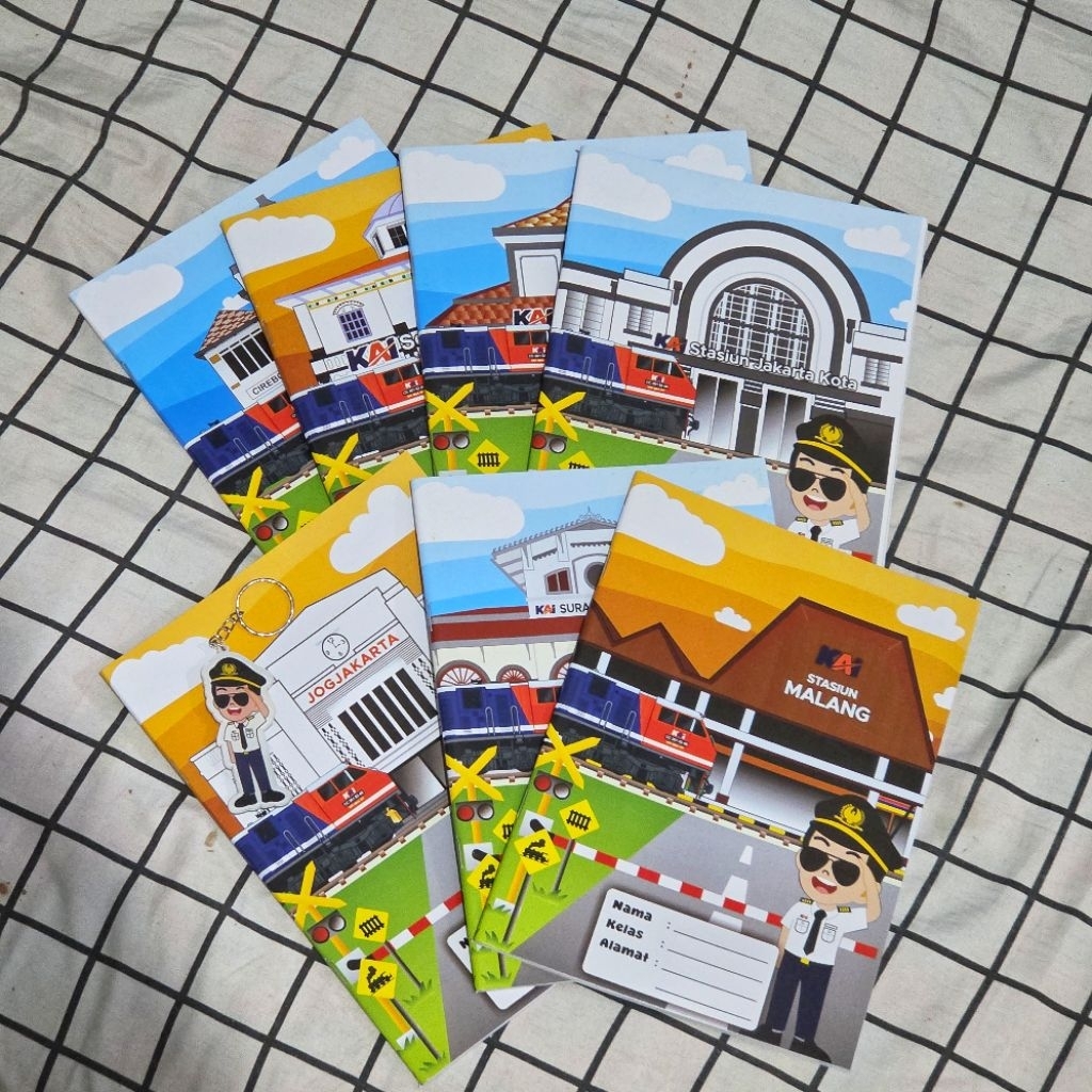 Paket Buku Tulis Stasiun Kereta Api Indonesia isi 7 lebih GRATIS GANTUNGAN KUNCI MASINIS