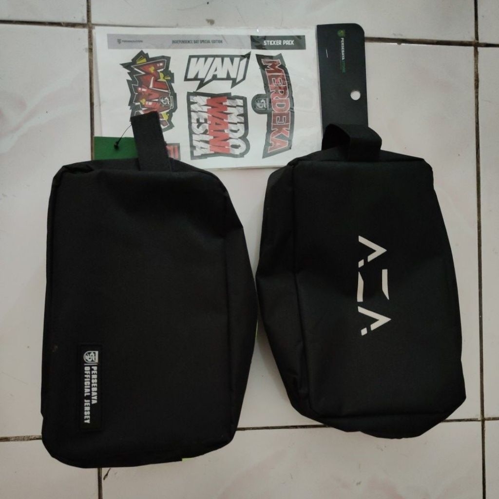 2 Pouch Aza Wear x Persebaya Surabaya + Sticker Kemerdekaan