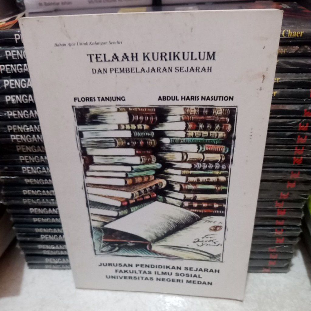Buku telaah kurikulum dan pembelajaran sejarah