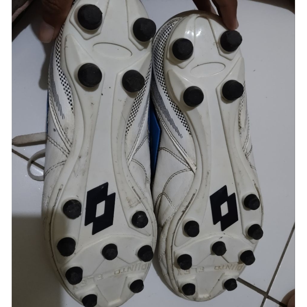 Sepatu Bola Lotto Second