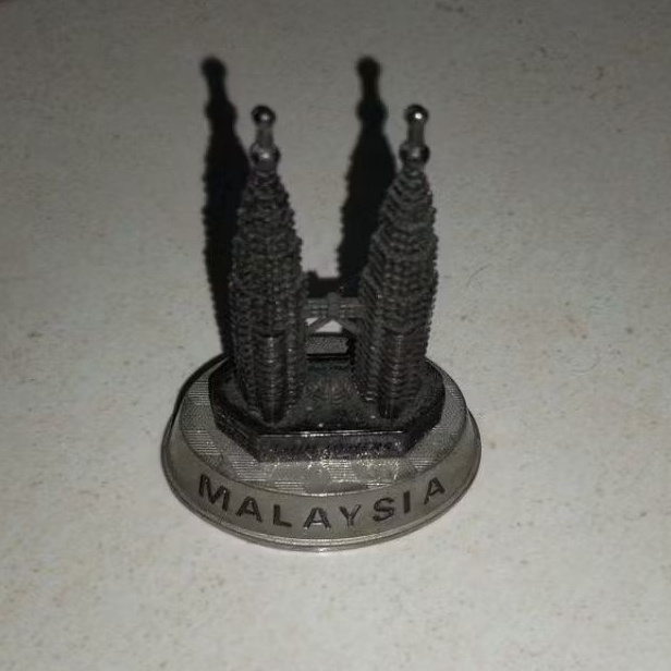 Hiasan Pajangan Miniatur Menara Petronas