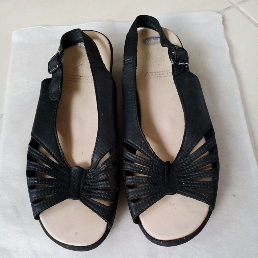 Sepatu kulit wanita preloved Scholl