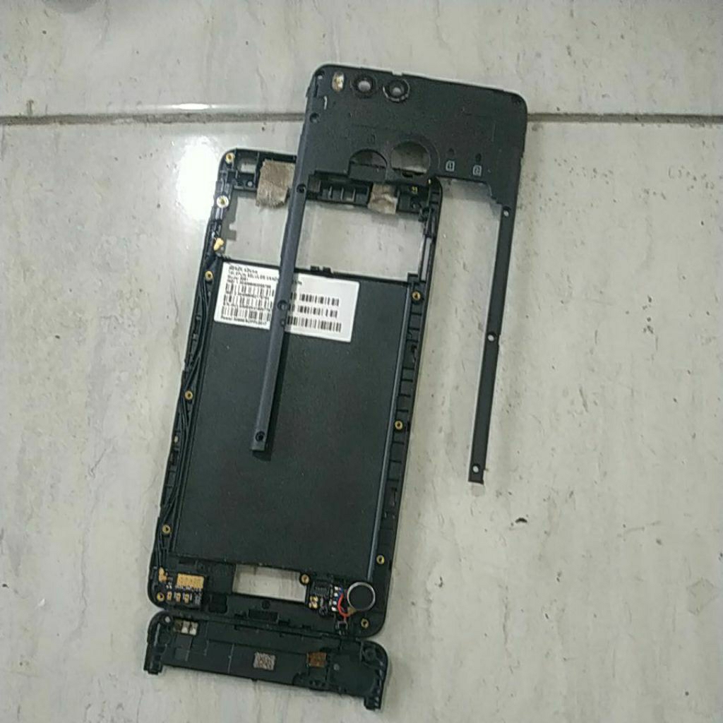 frame bazzel bekas advan i5c lite dapat sesuai gambar