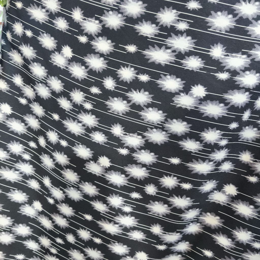 Kain Satin Motif Bunga Abstrak Hitam Putih - Bahan Jahit Elegan & Modern.