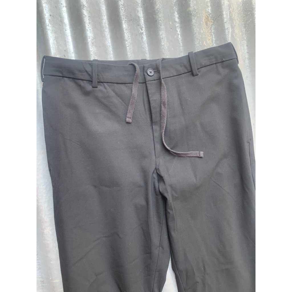 celana panjang pria HITAM (UNIQLO) second brand