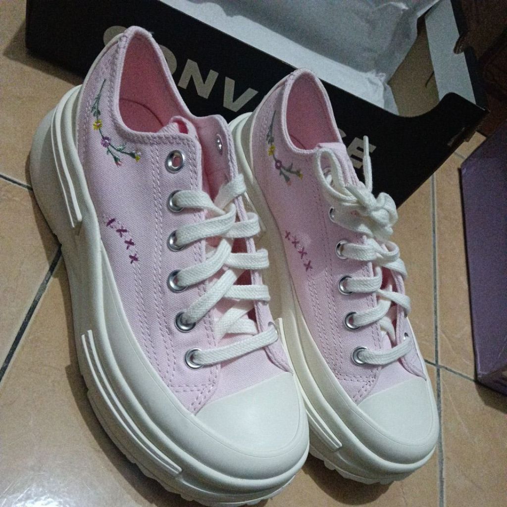 CONVERSE RUN STAR LEGACY (SUGAR BERRY)