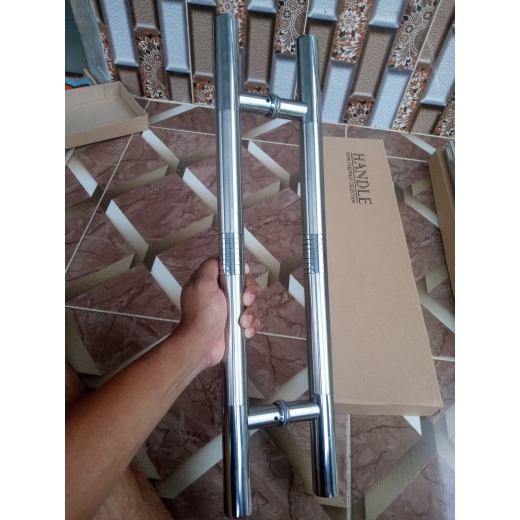Handle pintu kayu / pintu kaca kaki tembus motif lis