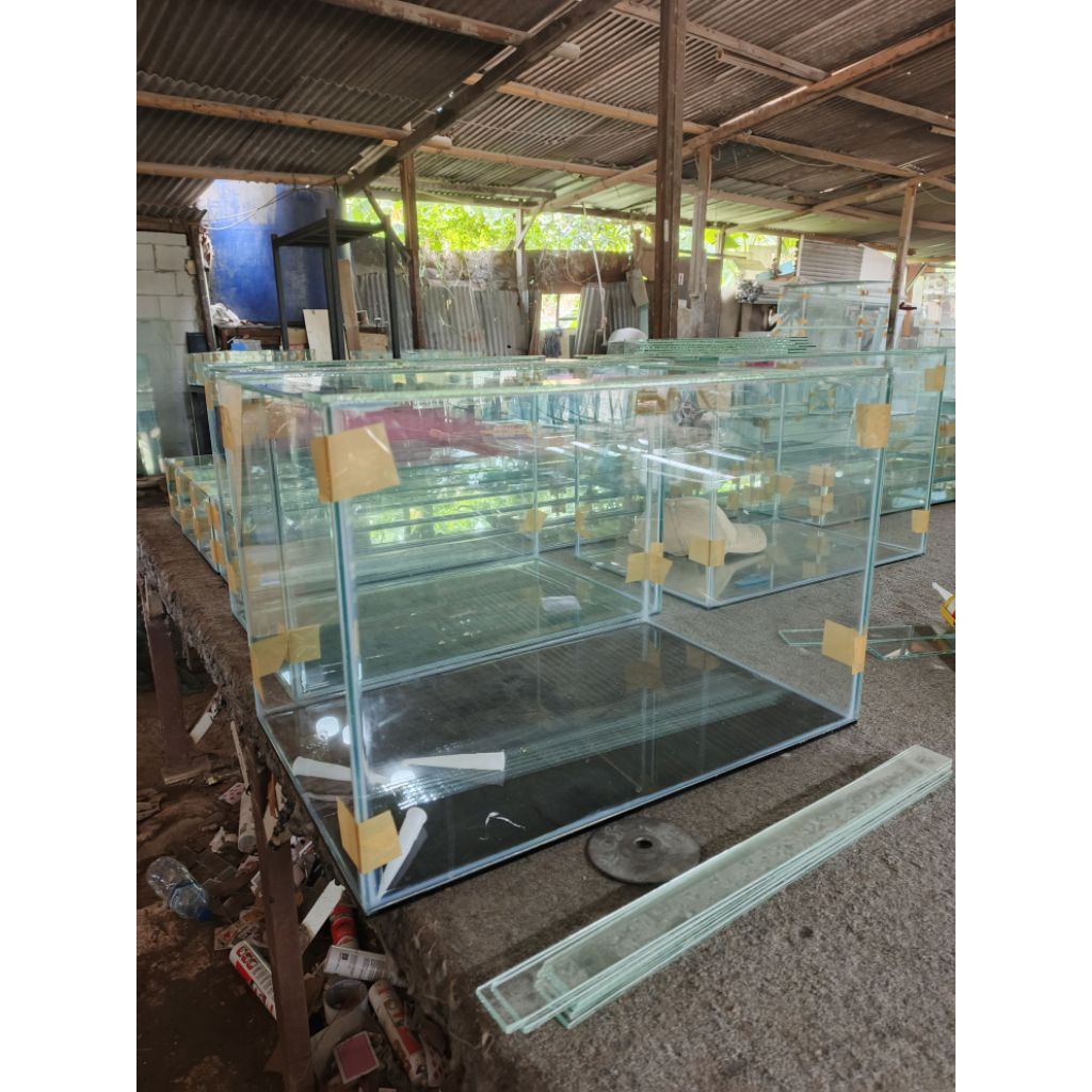aquarium UK 60x40x40 kaca 5mm alas 8mm