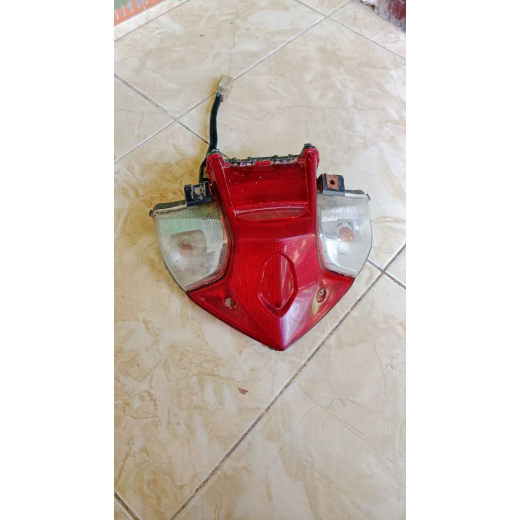 stoplamp lampu belakang yamaha vega force FI bekas original