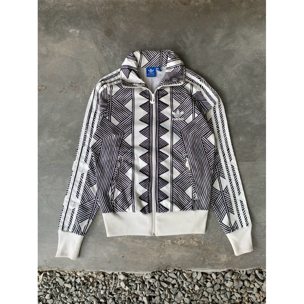 Tracktop adidas big logo putih hitam