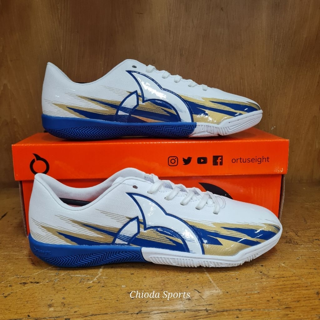 Sepatu Futsal Ortuseight Spark Putih Original Spatu Shoes Putsal Ortus Eight