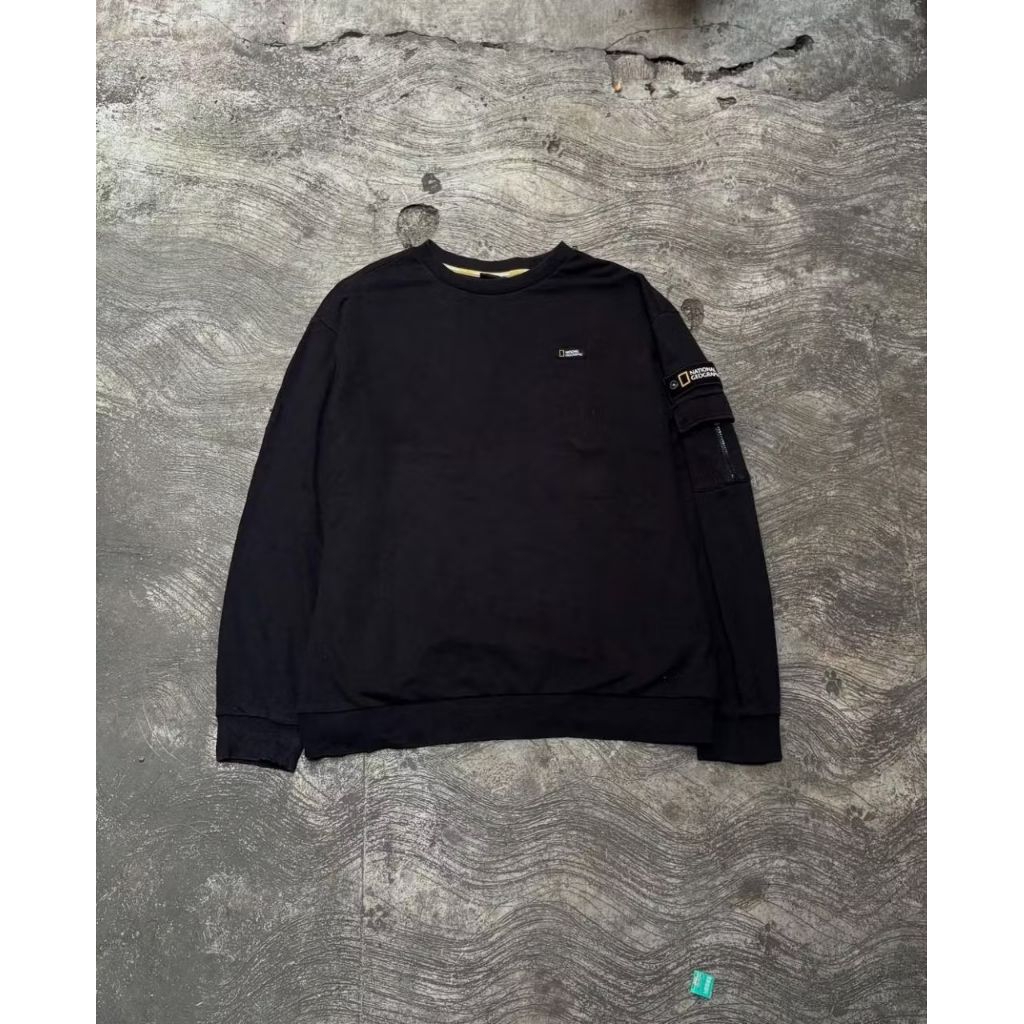 Crewneck National Geographic Patch Saku Samping Original
