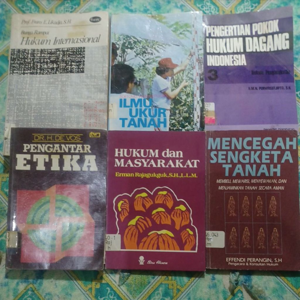 Obral Buku hukum cuci gudang