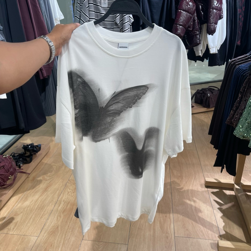 Kaus T-shirt Oversize BERSHKA Women Jastip (jasa titip)