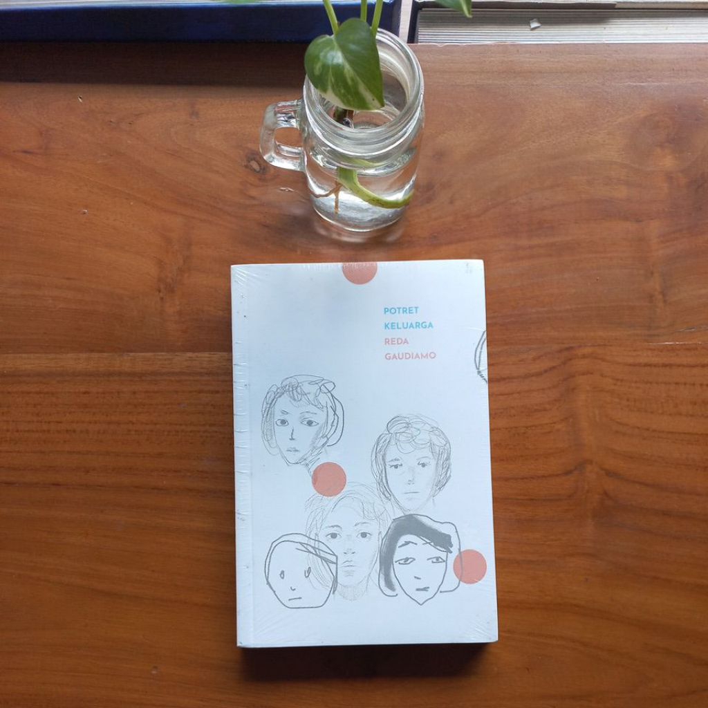 Potret Keluarga - Reda Gaudiamo