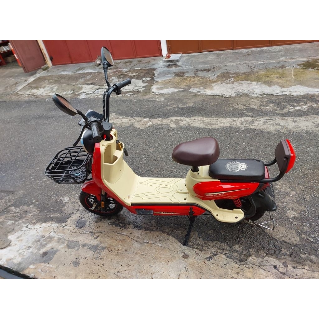 SEPEDA LISTRIK EBIKE EXOTIC REVOLVE SECOND HARGA BISA NEGO AREA MEDAN SAJA