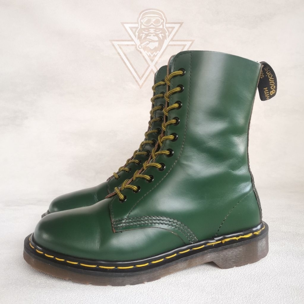 Dr. Martens 1490 Green Smooth / docmart 10 hole hijau / doctor martens made in england / dr. martens