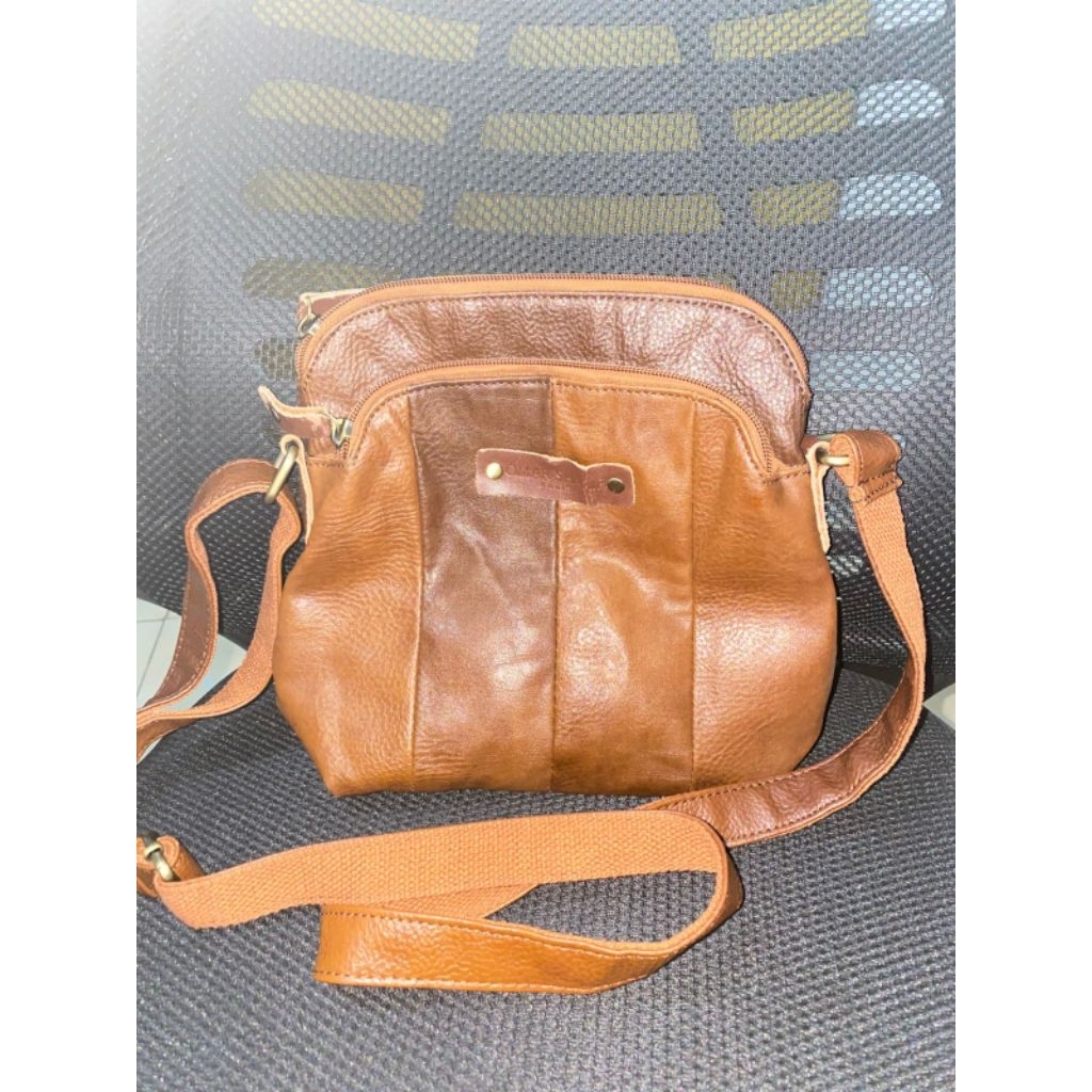 OMAR SHARIF SLING BAG (PRELOVED)