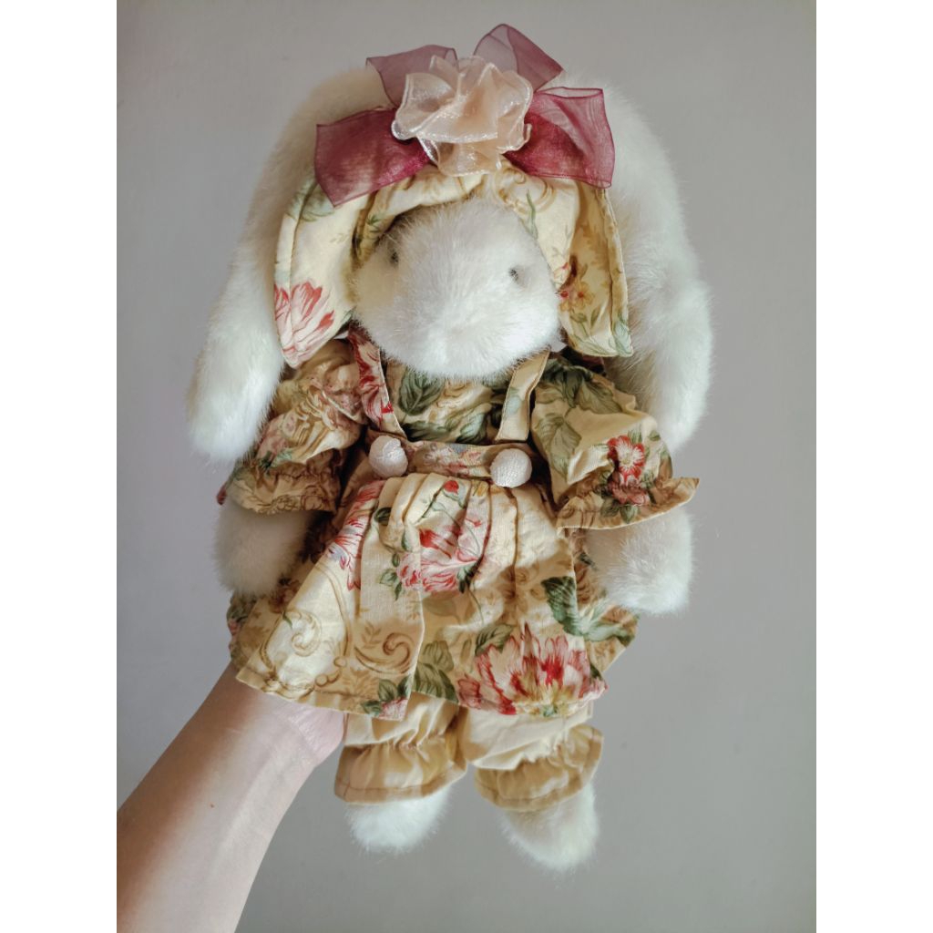 Boneka Kelinci Russ Vintage Bunny Russ Gardenia