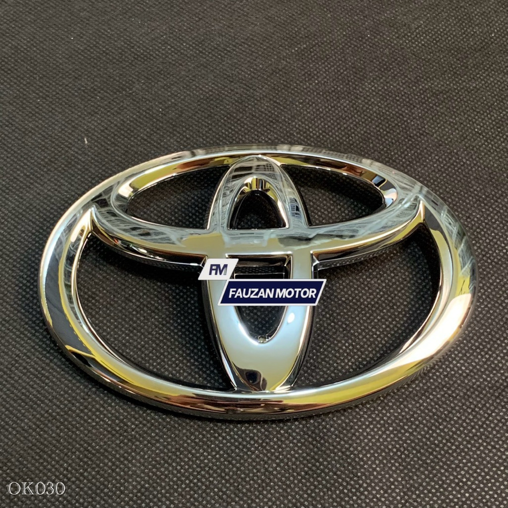 TOYOTA EMBLEM LOGO DEPAN BELAKANG ORIGINAL TOYOTA INNOVA DAN AVANZA 2012-2015 KODE 75311-0K030/ LOGO